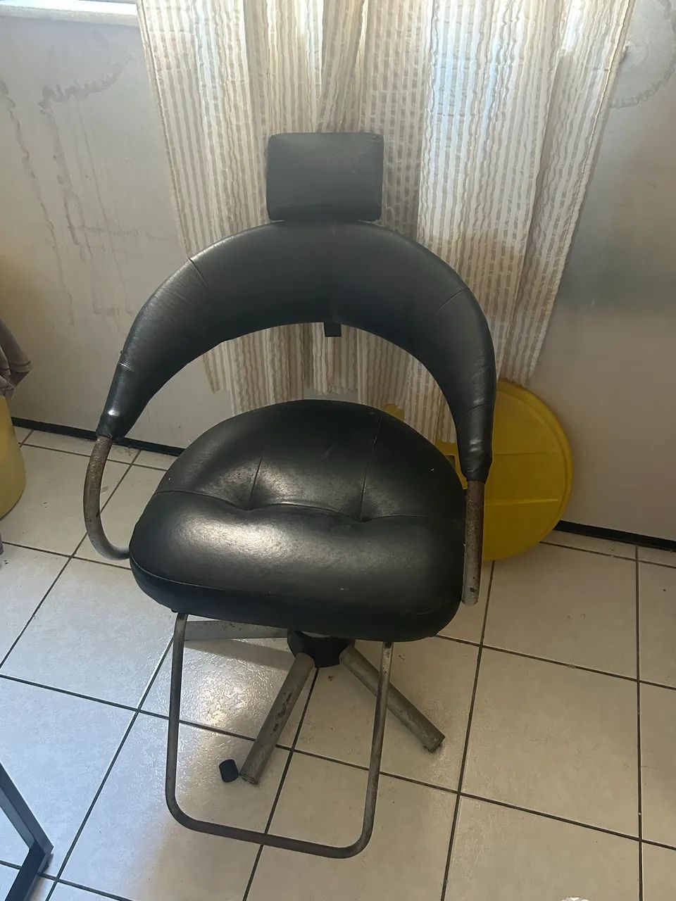 Cadeira de barbeiro  - Foto 2