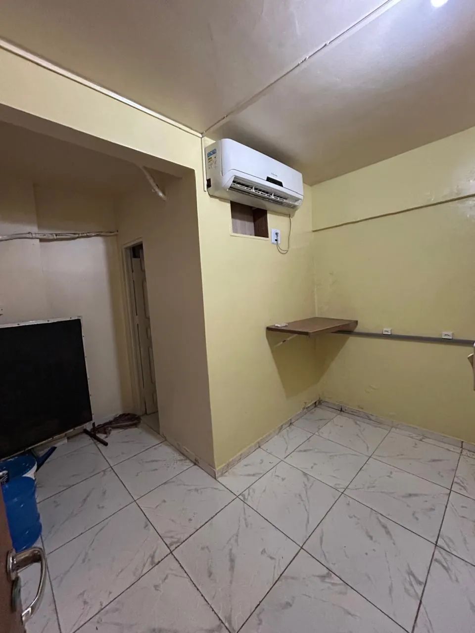 ALUGA-SE SALA COMERCIAL NO CENTRO - Foto 2