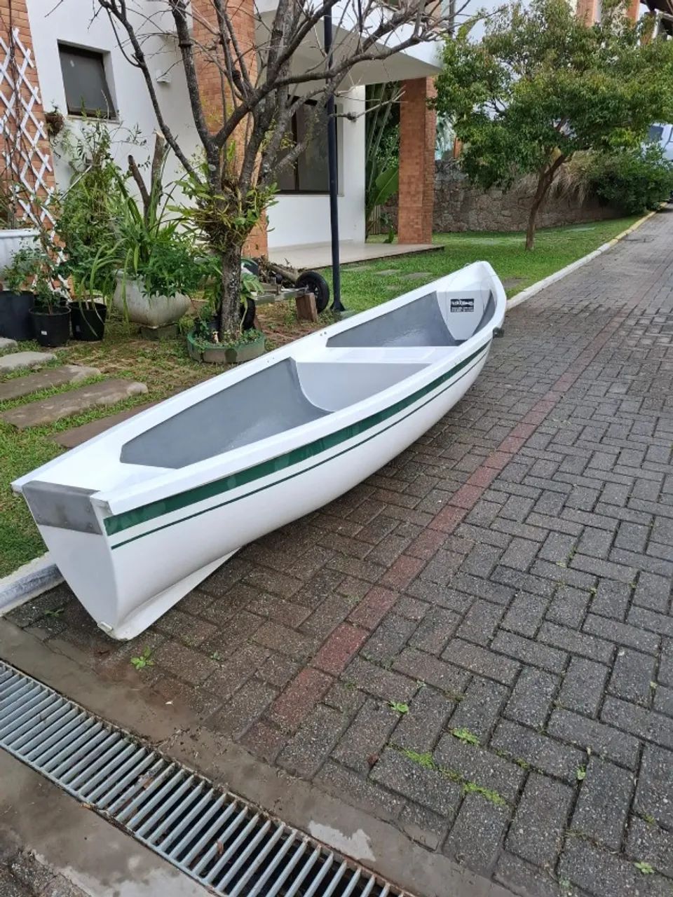 Barco de fibra para pesca com carretão inox - Foto 3