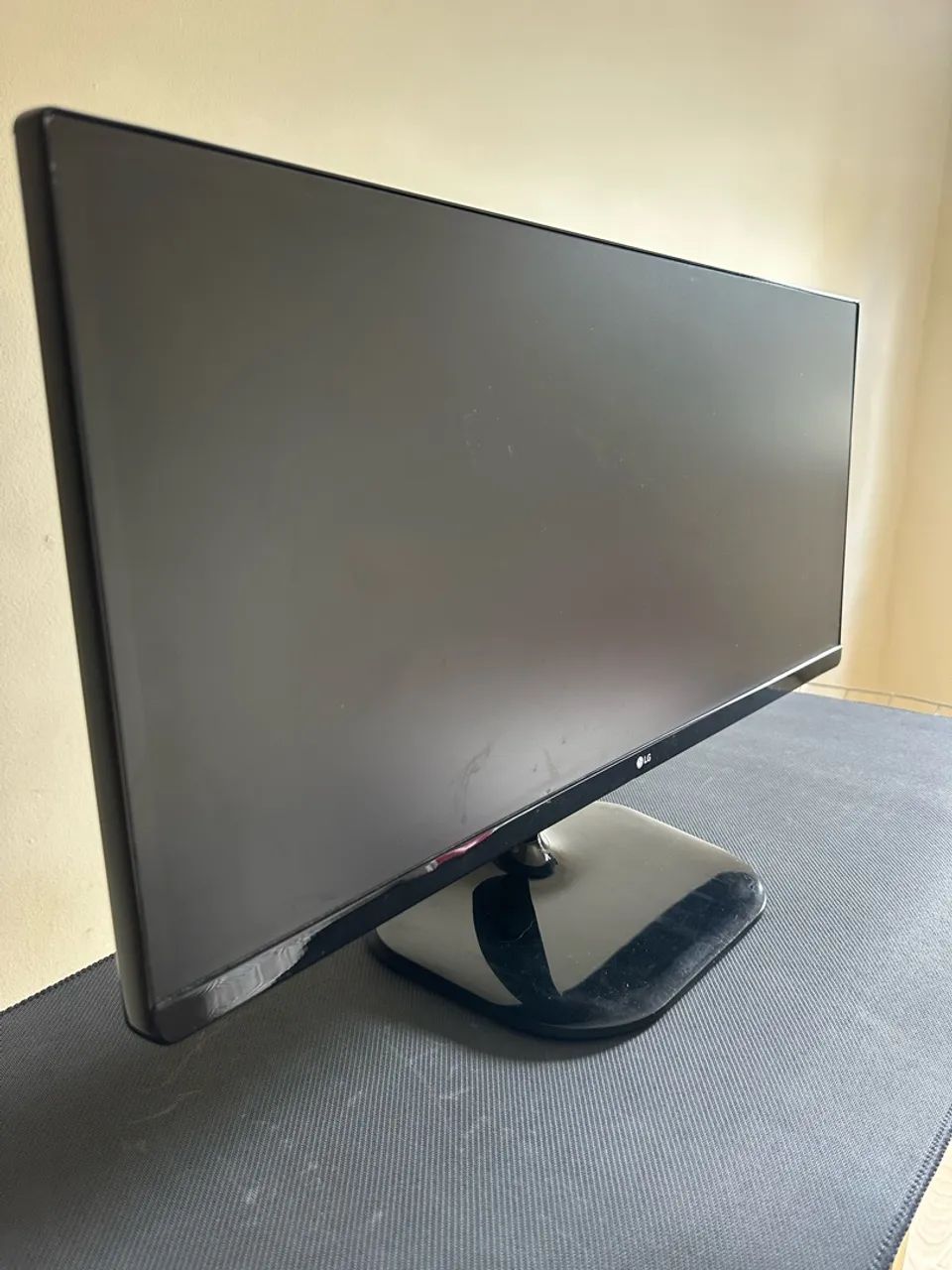 Monitor LG UltraWide 25? IPS 2560x1080 