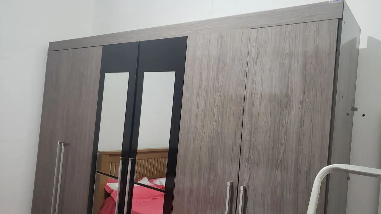 Guarda-Roupa Usado