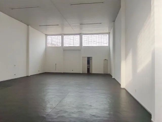 Barracão de 230m² bem localizado  - Foto 3