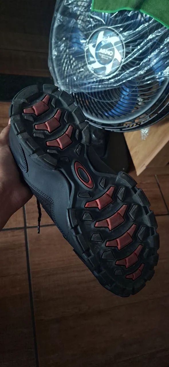 BOTA OAKLEY HALFTRACK LOW 2 100% ORIGINAL. TAM:41. - Foto 2