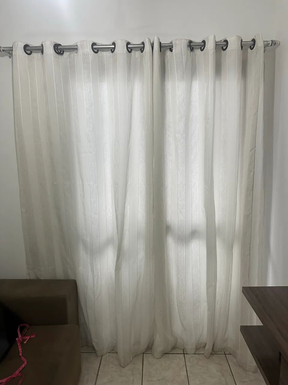 Cortina com varão para porta