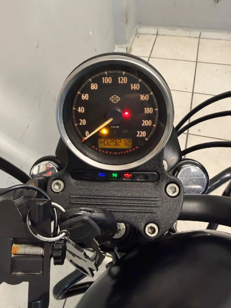 HARLEY-DAVIDSON XL 883N IRON. - Foto 5