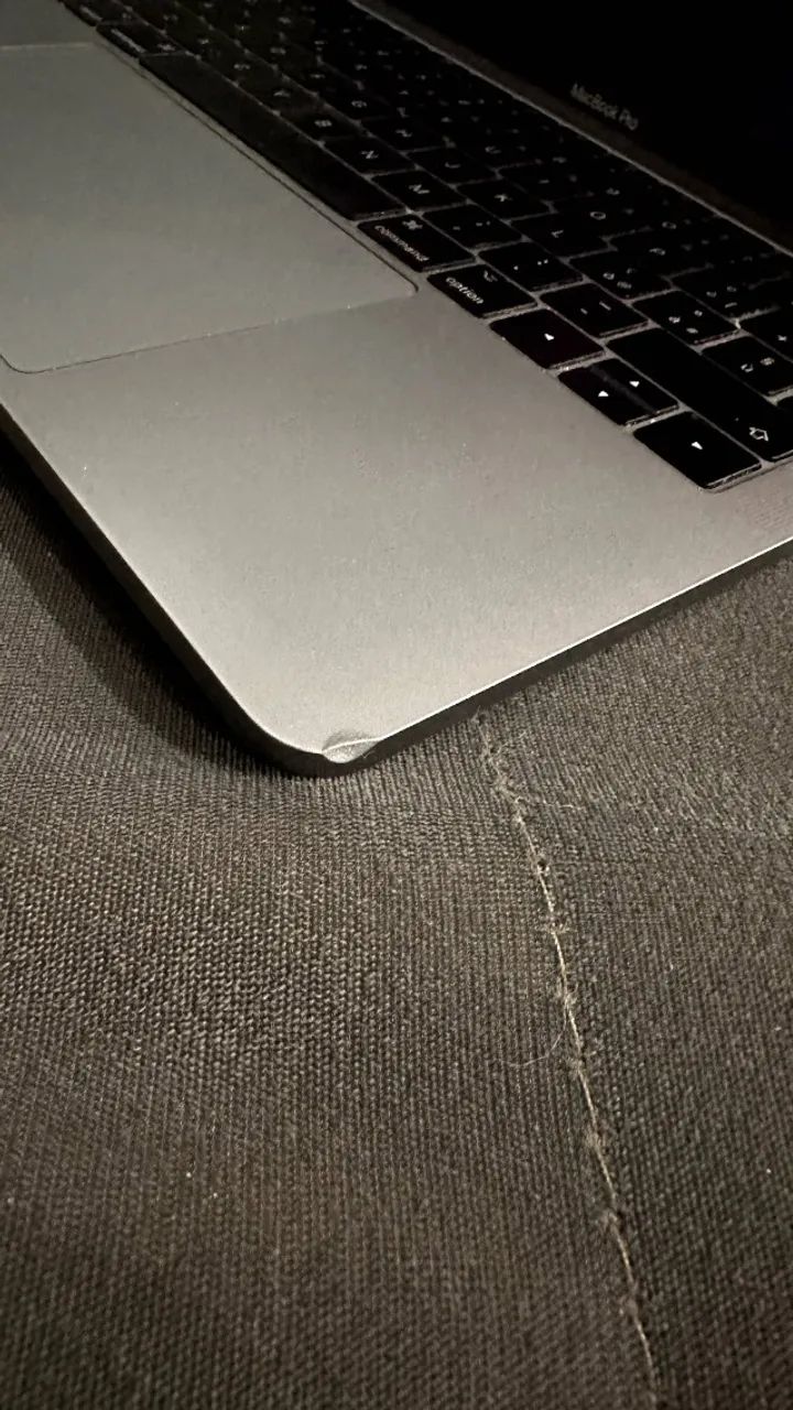 Macbook Pro 2017 A1708 - Foto 2