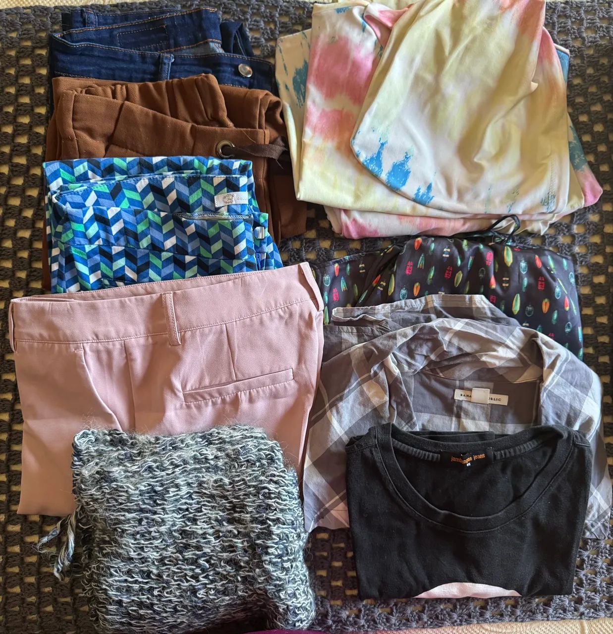 Lote de roupa feminino