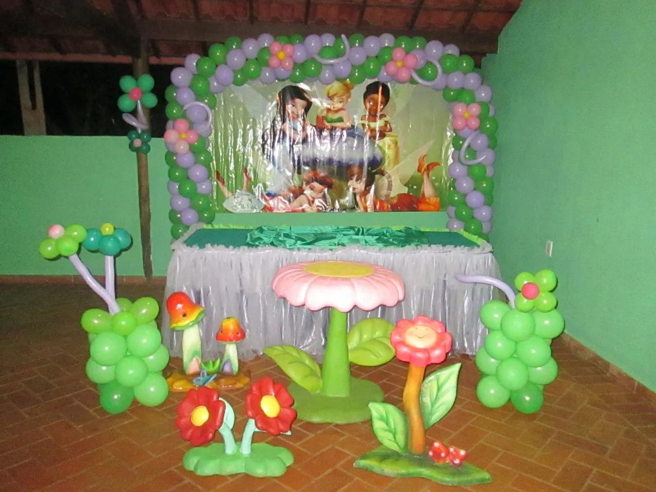 Fundo de loja de festas - Foto 3