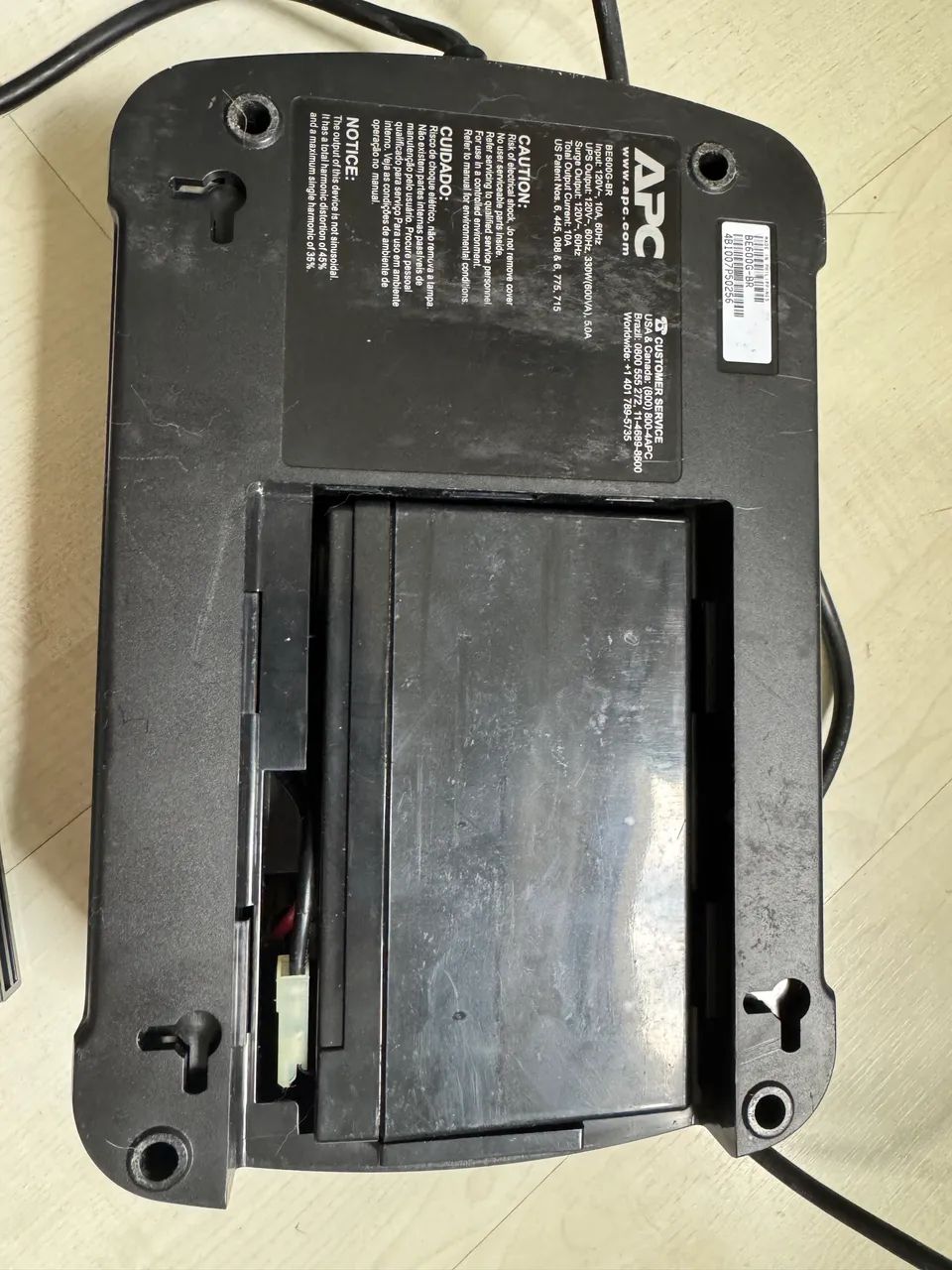 Nobreak APC Back Ups ES 600 com bateria - Foto 4