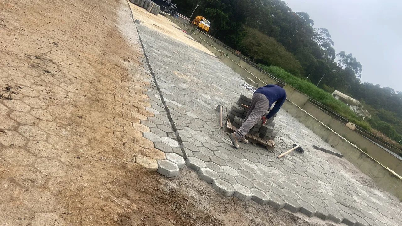 Calceteiro, montador de muros e muito mais? precisar chamar *  - Foto 2