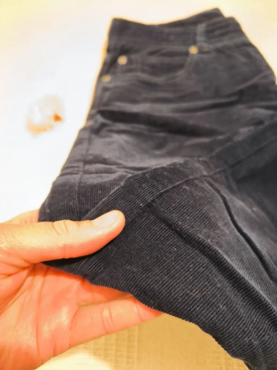 calça de veludo cotelê azul marinho 34 - Foto 5