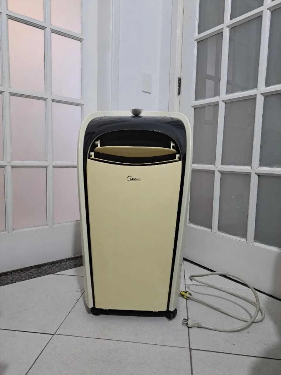 Ar condicionado portátil Midea - refrigera, ventila e desumidifica . - Foto 4