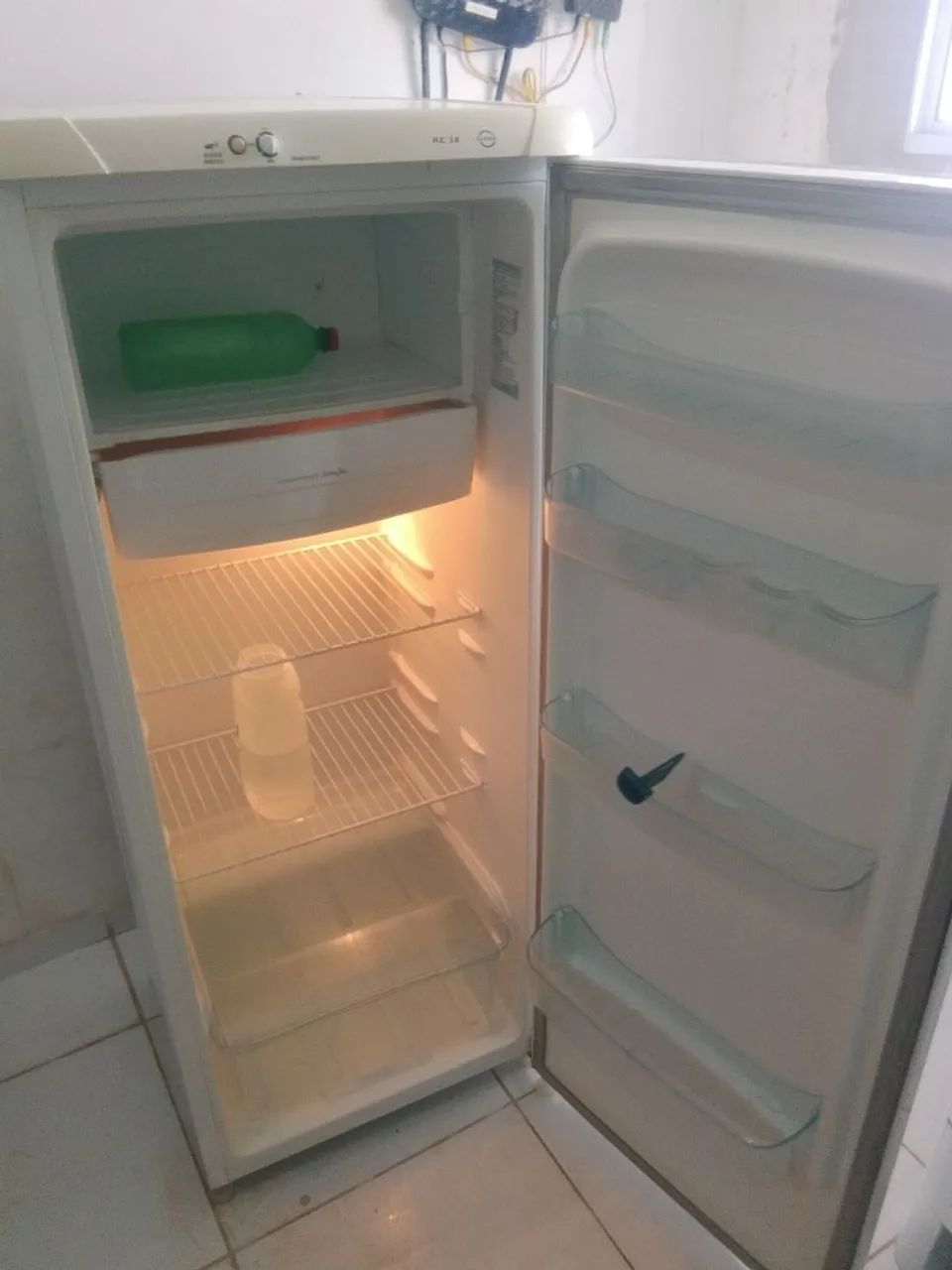 vende-se geladeira Electrolux  - Foto 4