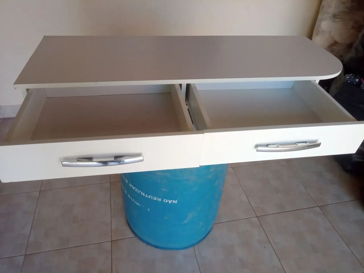 Bancada Cabeleireiro 2 Gavetas 1,25 x 45 Seminova - Até 5x33,08 pela OLX  - Foto 4