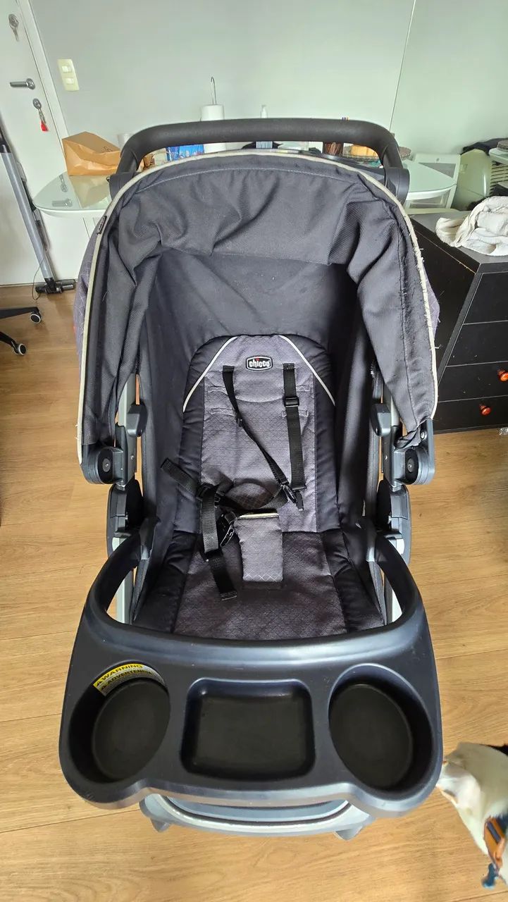 Carrinho de Bebê Chicco Bravo com Bebê conforto e base veicular. - Foto 2