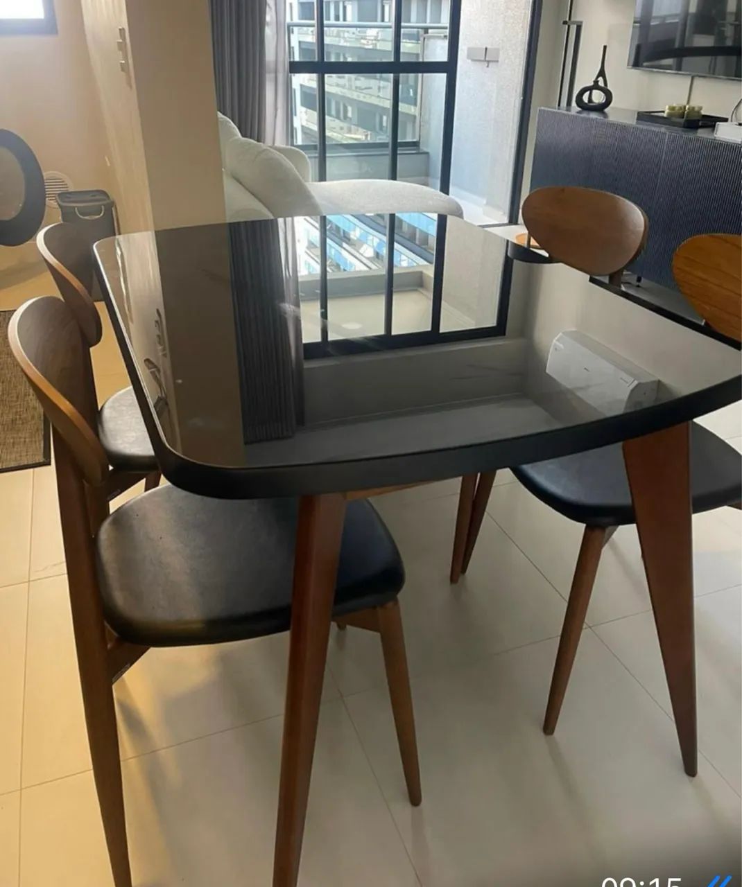 Mesa com cadeiras 