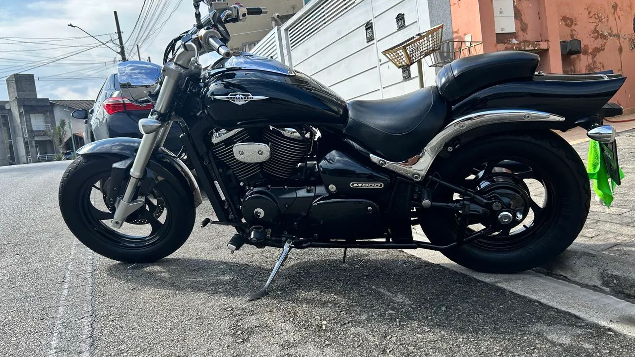 Suzuki Boulevard M800