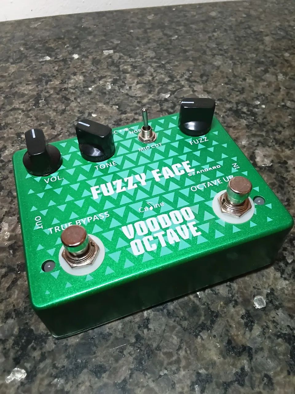 Pedal Caline Fuzzy Face Voodoo Octave - Instrumentos musicais