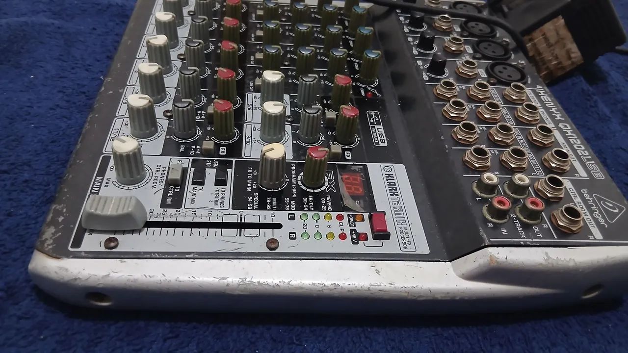VENDO MESA BEHRINGER 1202 USB - Foto 2