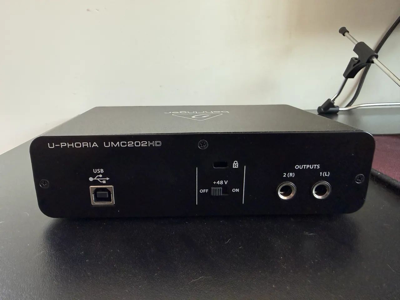 Interface Áudio Behringer UMC202HD - Foto 2