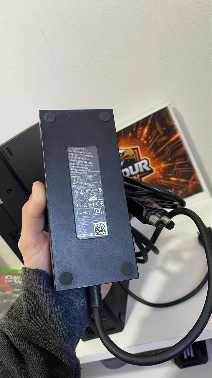 XBOX ONE FAT + CONTROLE + 2 JOGOS e com cabos - Foto 5