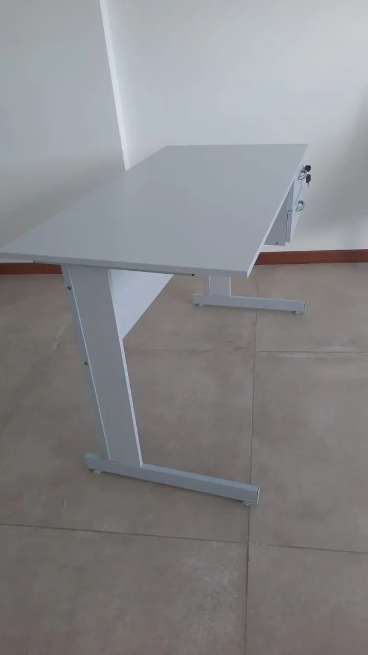 Mesa + cadeira de escritório