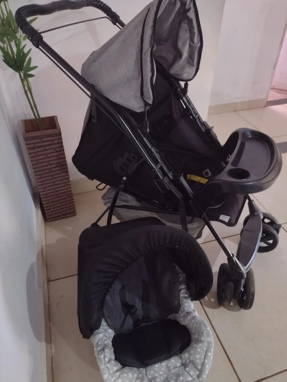Carrinho com bebê conforto  - Foto 3