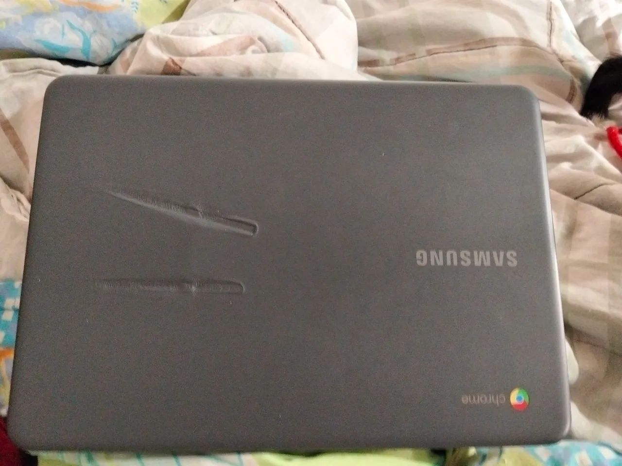 Chromebook valor negociável com pequenos defeitos  - Foto 2