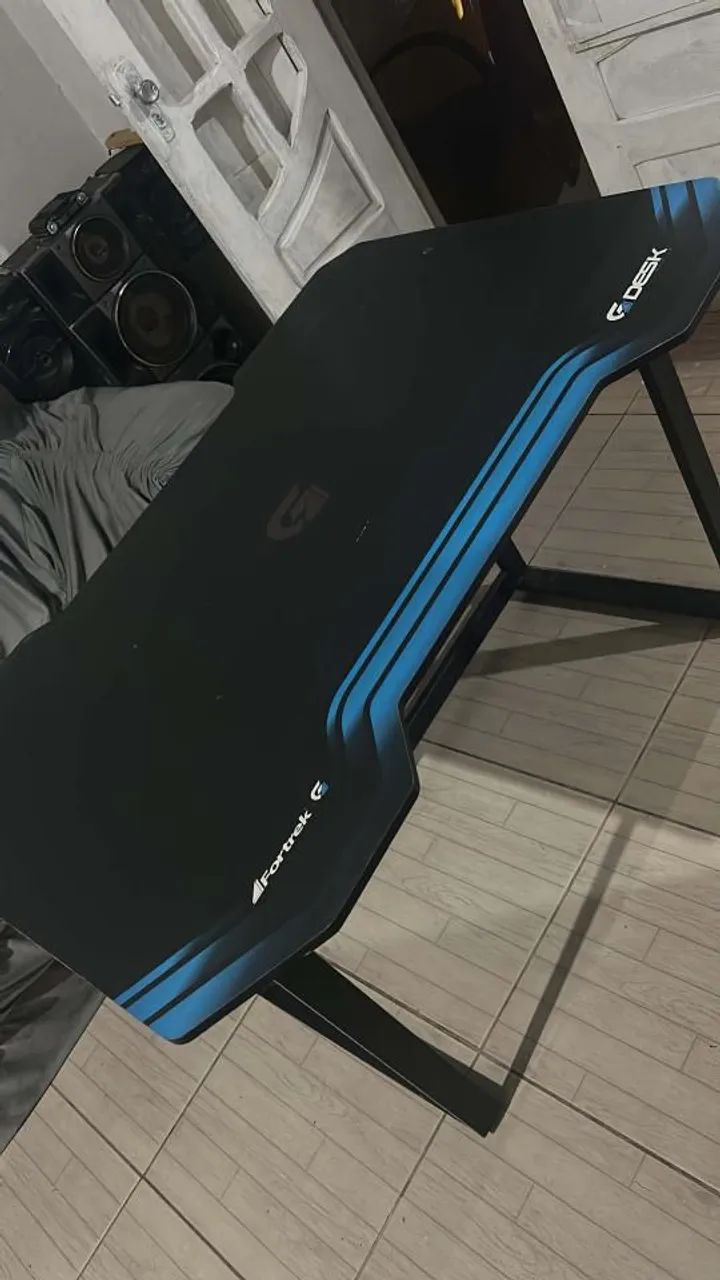 Fortrek gaming desk for quick sale