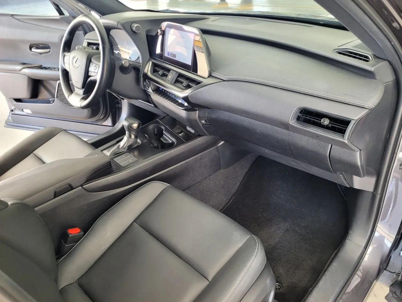 Lexus UX-250h Dynamic 2.0 16V Aut.(hybrid), foto 10 de 15