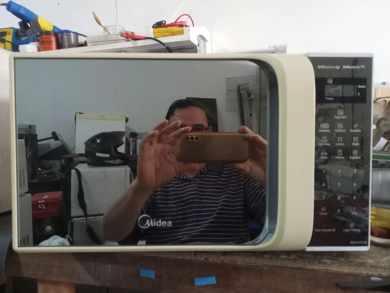 Microondas Midea espelhado 