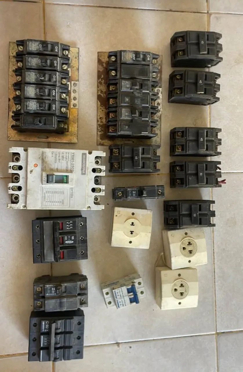 Circuit Breakers447440943852431360