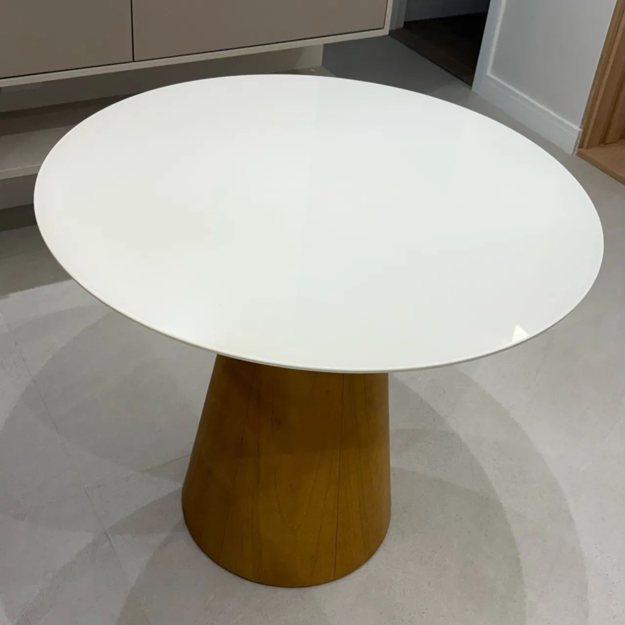 Mesa Redonda com 90 cm para 3 ou 4 lugares. - Foto 4