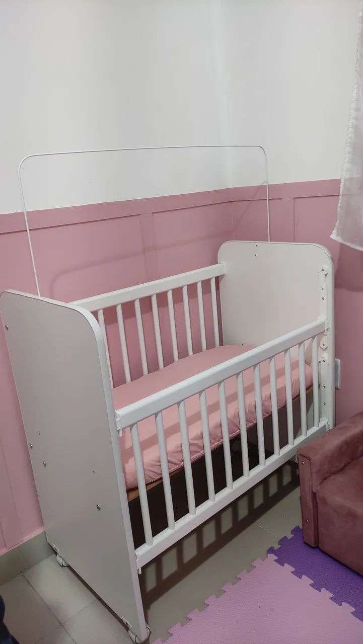 MINI BERÇO + COLCHÃO + LENÇÓIS + MOSQUITEIRO COM GRADE MÓVEL E REGULAGEM DE ALTURA - Foto 2