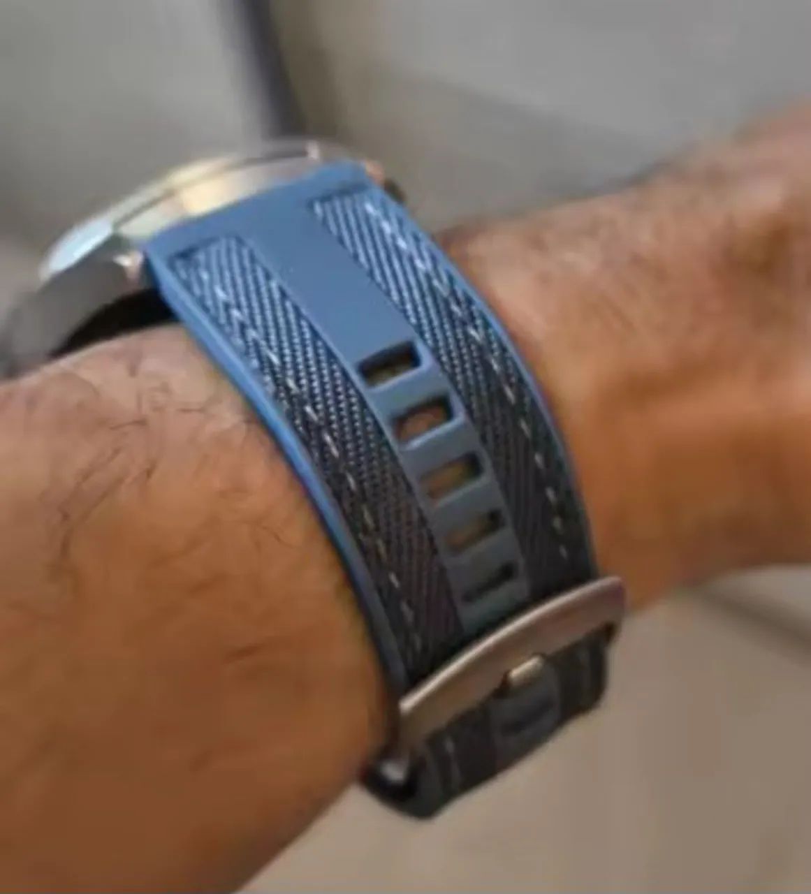 Pulseira universal  de silicone 22mm. Confortável e resistente - Foto 4
