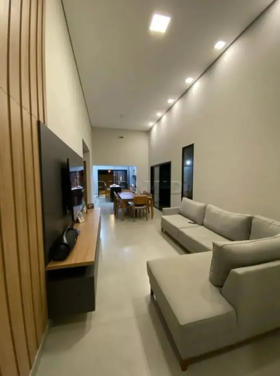 Casa mobiliada em condomínio fechado com 162,25m², bairro Vila do Golf, Zona Sul em Ribeir 1
