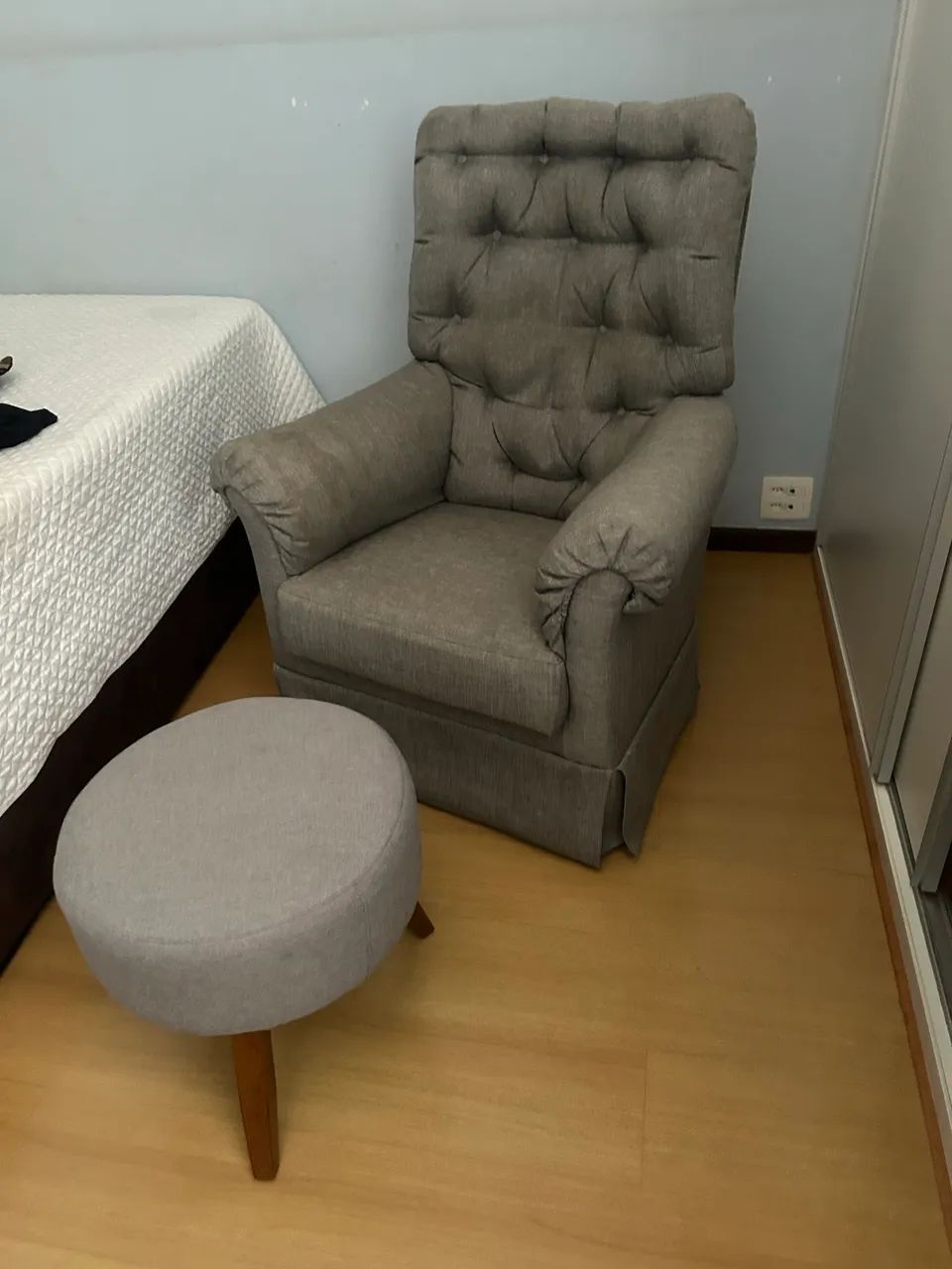 Poltrona de balanço com puf  - Foto 2