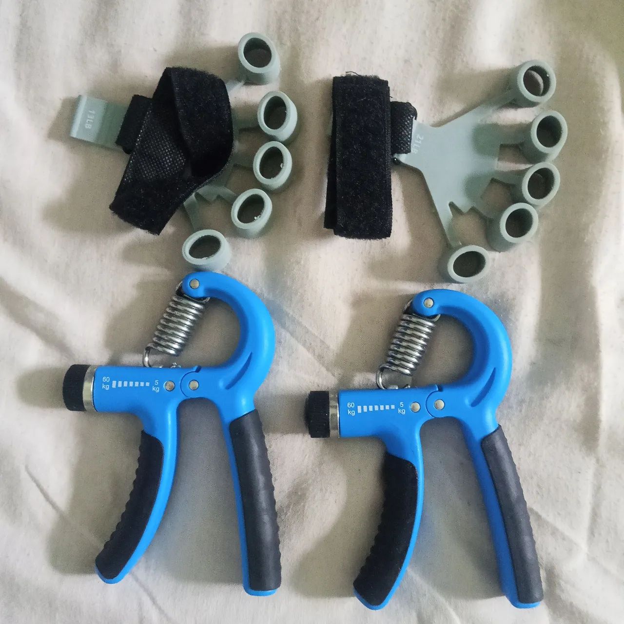 Kit com 4 peças para exercitar as mãos 