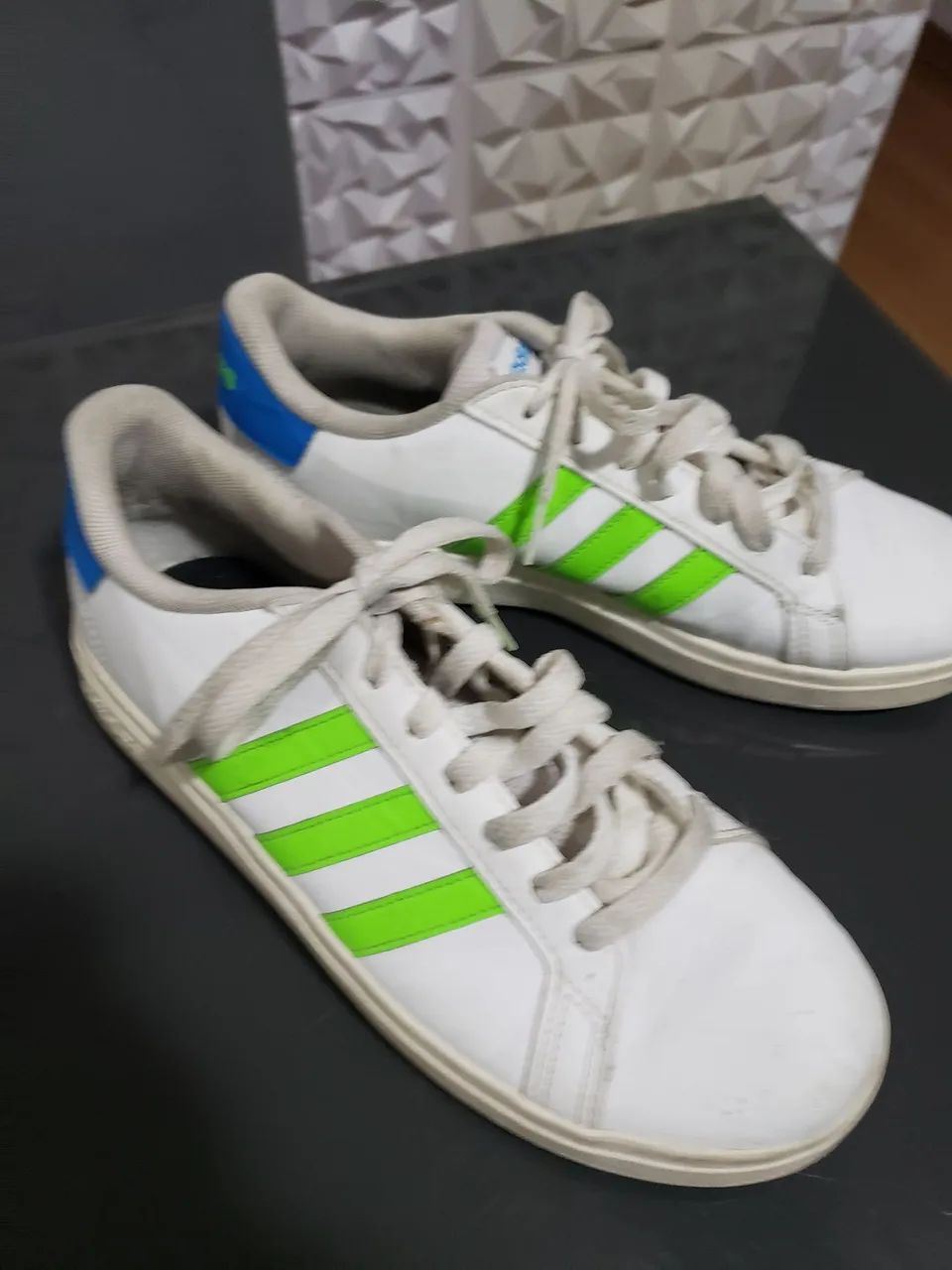 Tenis branco masculino Adidas - Foto 2