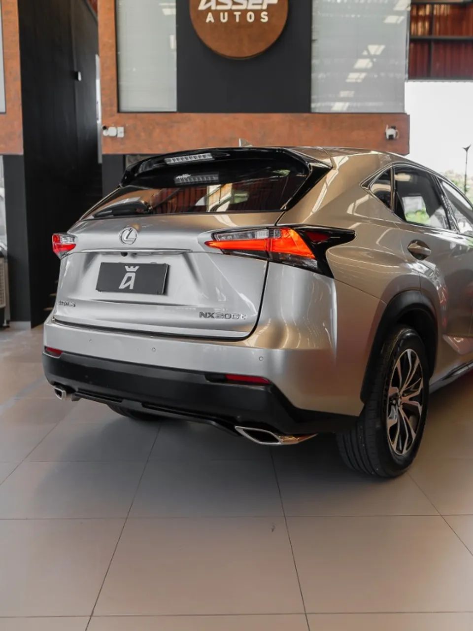 Lexus NX-200t F-sport 2.0 16V 238cv Aut., foto 10 de 18