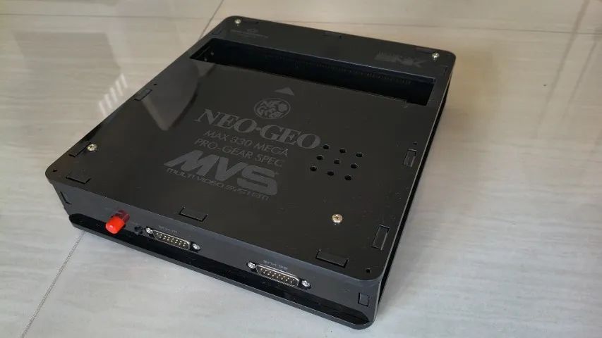 Neo Geo Consolized de Qualidade - Acrílico Preto completa (sem jogo) - Foto 2
