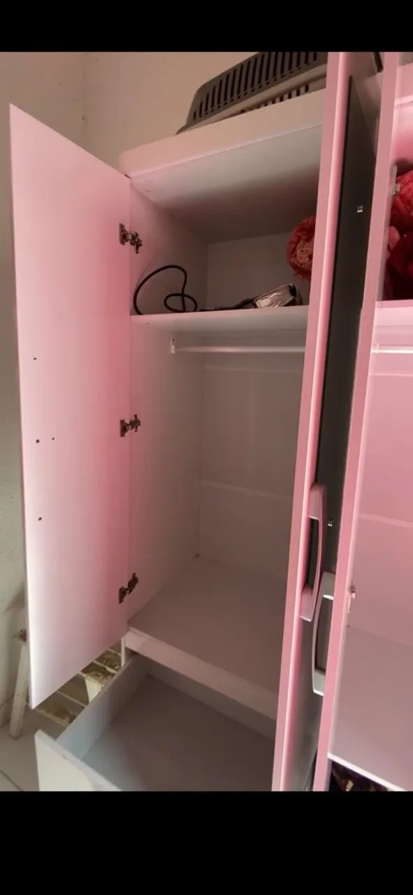 Guarda-roupa, quatro portas e super espaçoso. - Foto 2