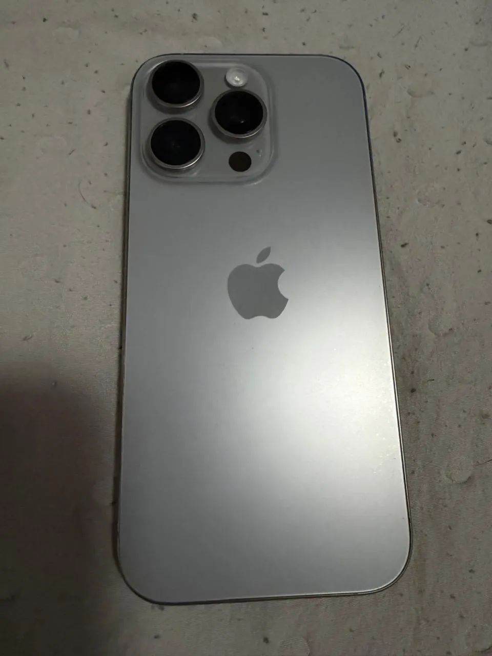 Vendo IPhone 16 PRO  - Foto 2