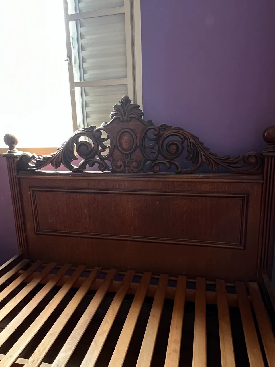 Cama de Casal de Madeira com Cabeceira Entalhada - Foto 3