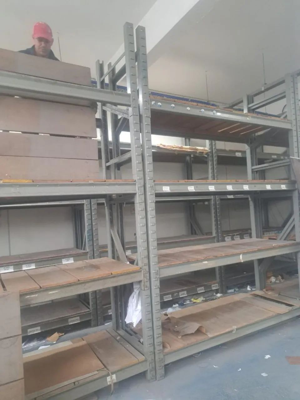 Prateleiras de ferro reforçado  - Foto 5
