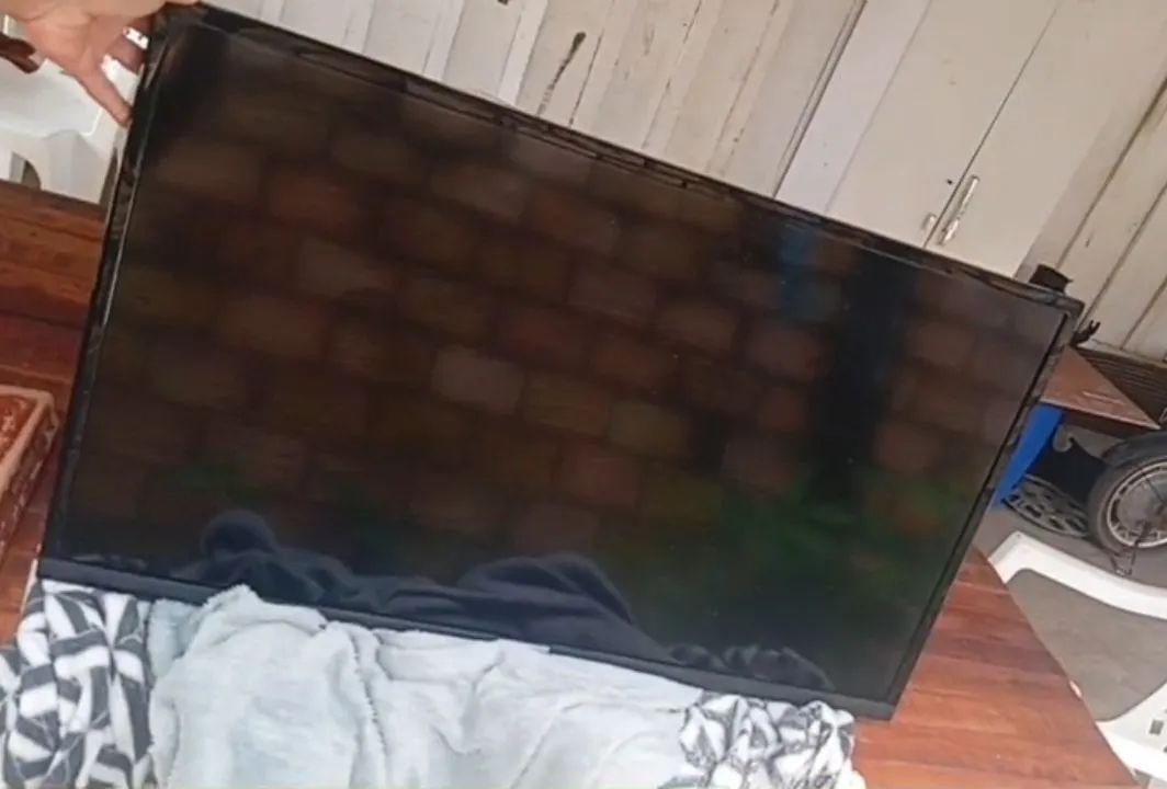 Smartv TLC 32 polegadas  - Foto 3