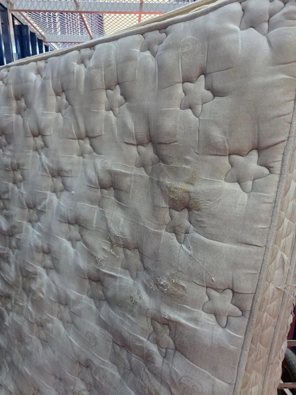 Vendo conjunto cama box (base e colchão) - Foto 2