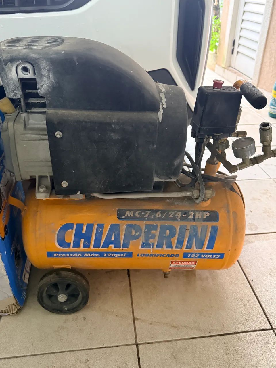 Compressor de ar Chiaperini com caixa