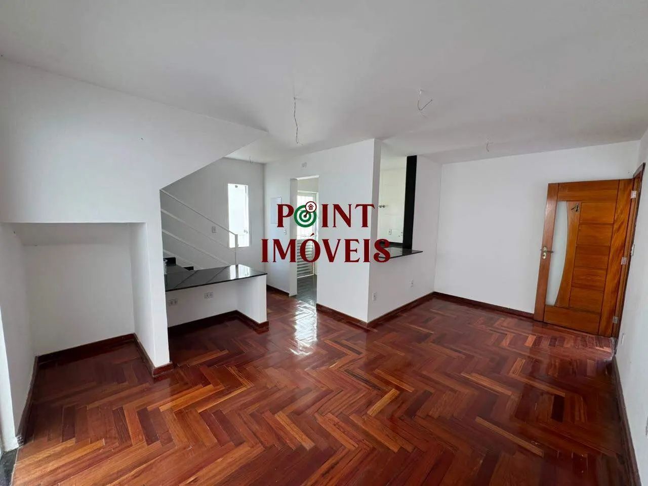 Casa geminada, 2 quartos sendo 1 suíte, 1 vaga-BH-MG