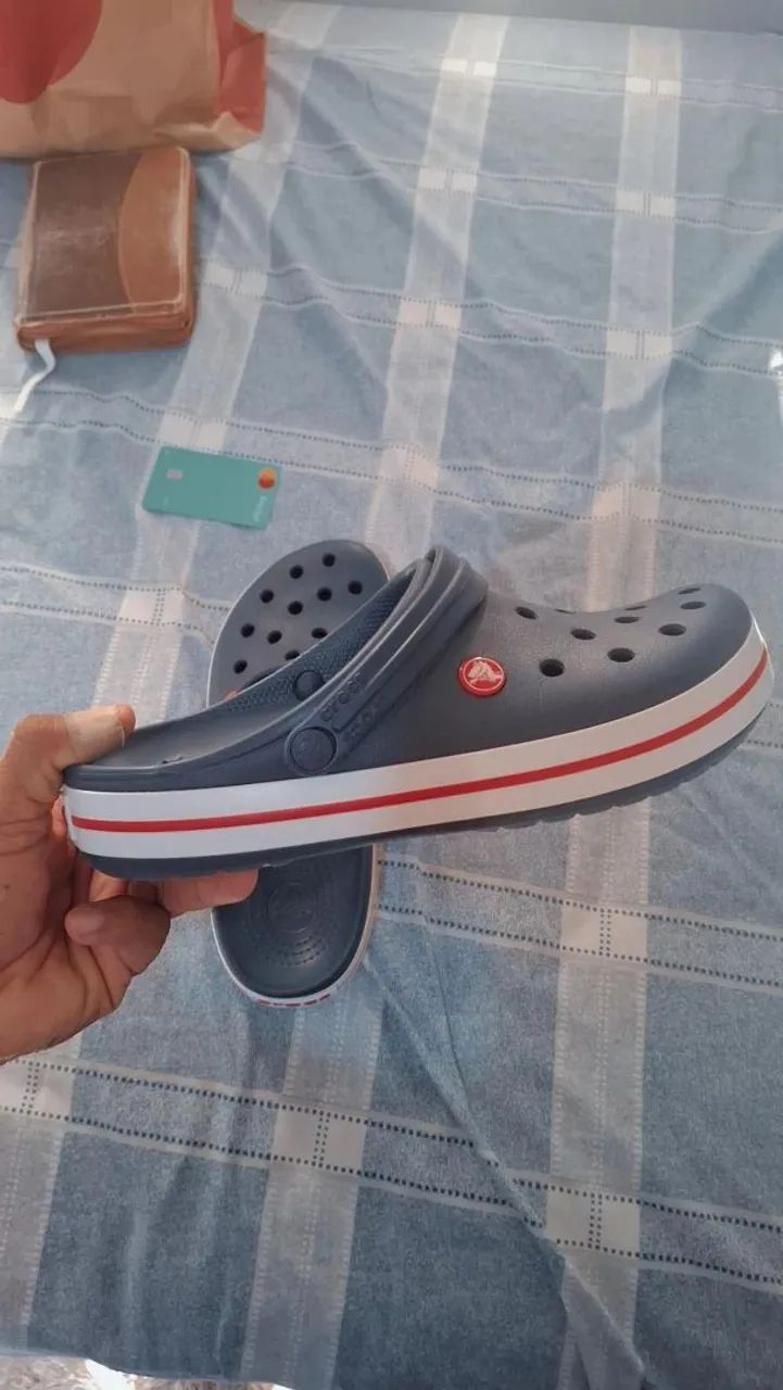 Vendo Sandália Crocs número 40 - Foto 3